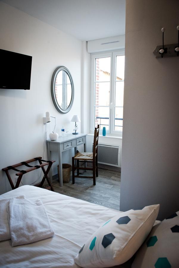 Logis Hotel Restaurant Le Relais Fleuri Vervins Εξωτερικό φωτογραφία