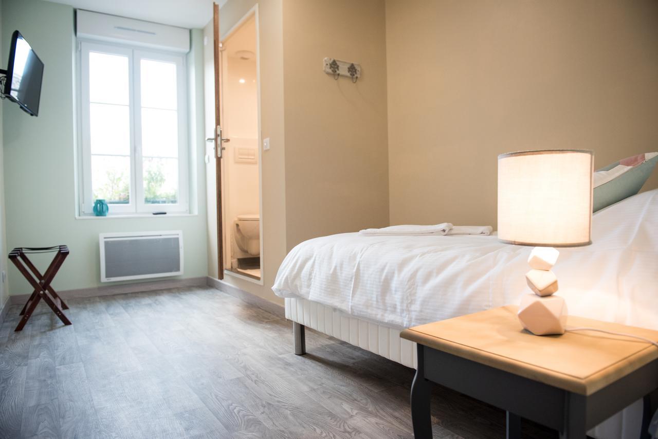 Logis Hotel Restaurant Le Relais Fleuri Vervins Εξωτερικό φωτογραφία