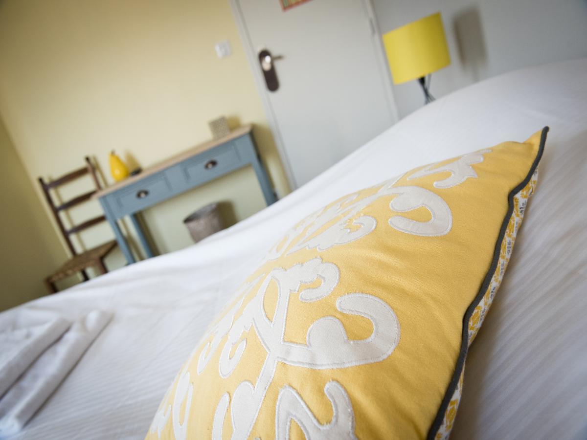 Logis Hotel Restaurant Le Relais Fleuri Vervins Εξωτερικό φωτογραφία