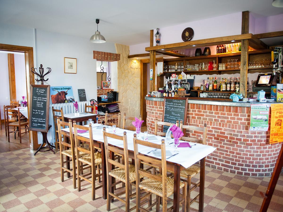 Logis Hotel Restaurant Le Relais Fleuri Vervins Εξωτερικό φωτογραφία