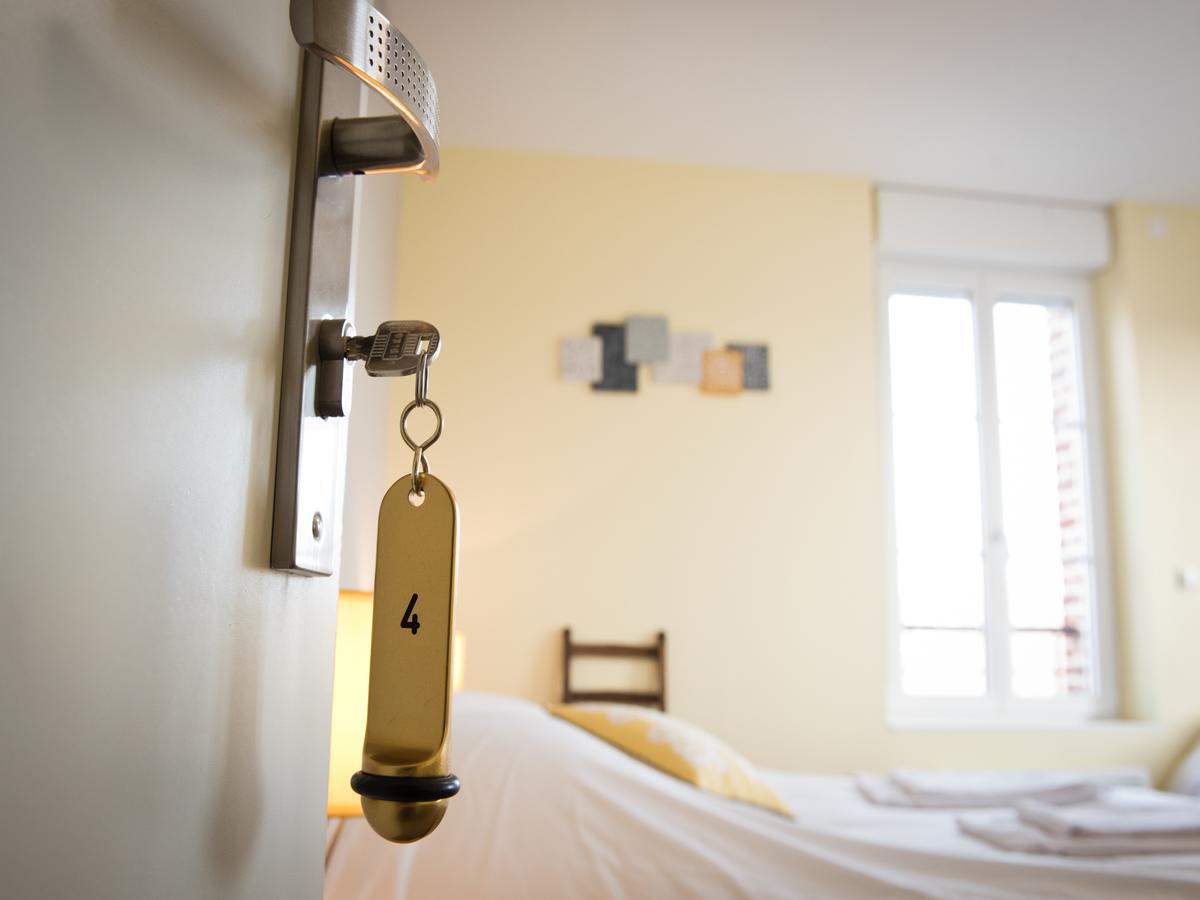 Logis Hotel Restaurant Le Relais Fleuri Vervins Εξωτερικό φωτογραφία